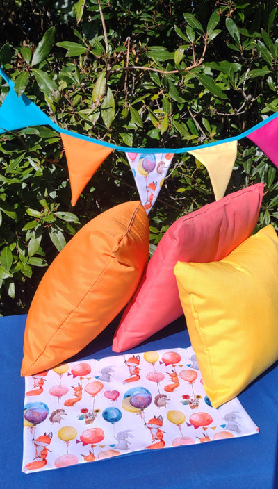 Foxes Garden Table Set – Tablecloth, 2 Cushion Covers, Bunting and Place mats | Perfect for Garden Parties, Weddings & Kids' Events